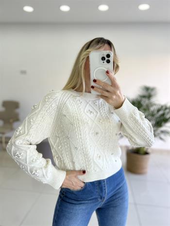 İnci ve Taş Detaylı Ekru Triko Kazak