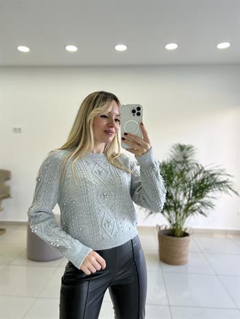 İnci ve Taş Detaylı Gri Triko Kazak