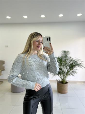 İnci ve Taş Detaylı Gri Triko Kazak