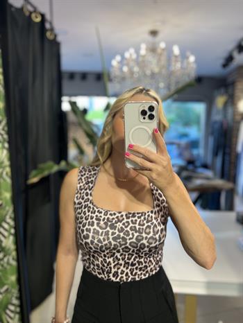 Kare Yaka Jarse Leopar Desenli Atlet