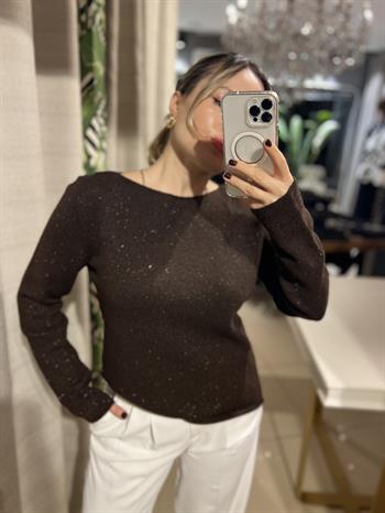 Kayık Yaka Kahverengi Pullu Triko