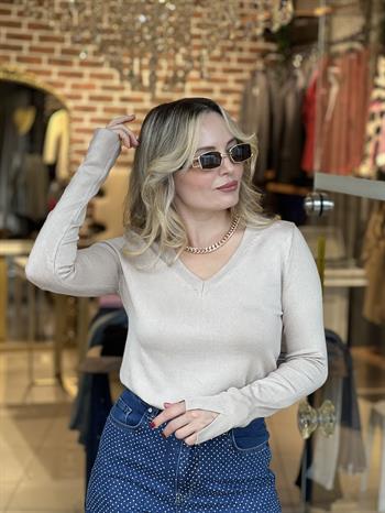 Kolu Yırtmaç Detaylı Bej Kazak