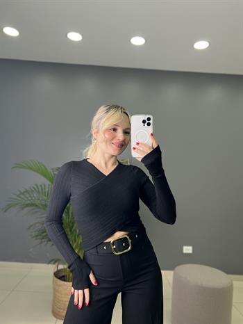 Kruvaze Yaka Kol Ağızı Geçmeli İnce Crop Triko