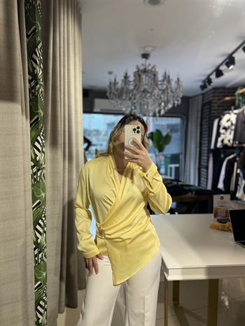 Kruvaze Yaka Sarı Bluz