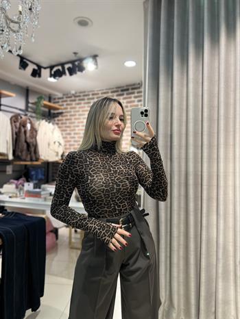 Leopar Desenli Balıkçı Yaka Top