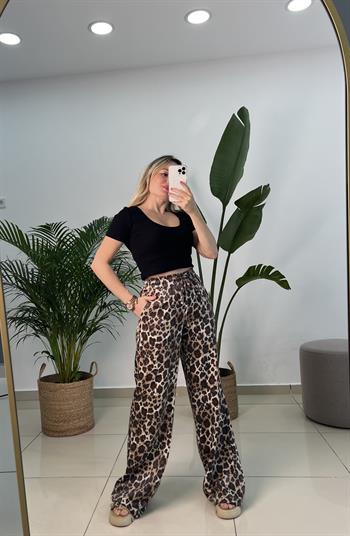 Leopar Desenli Parlak Tok Dokulu Kumaş Pantolon