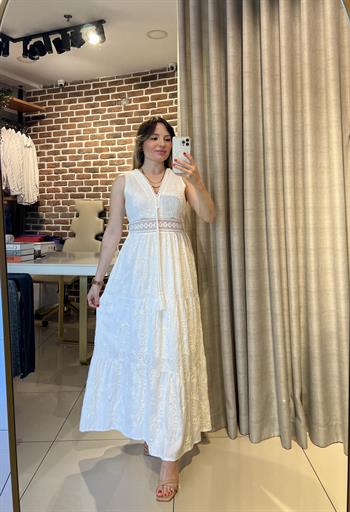 Nakış Detaylı Ekru Uzun Elbise