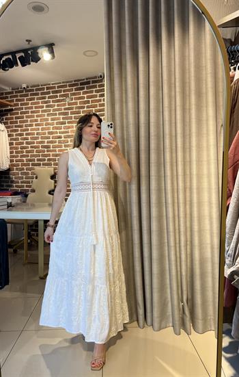 Nakış Detaylı Ekru Uzun Elbise