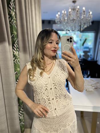 Natural Kendinden Desenli V Yaka Yelek