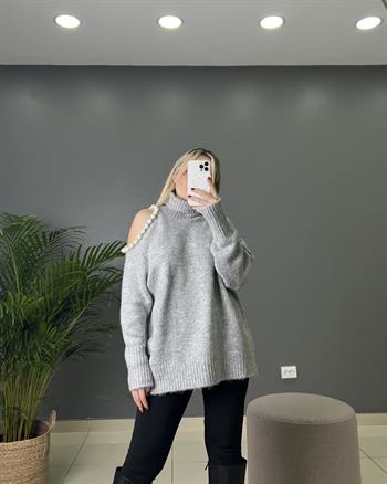 Omuz Dekolteli İnci Detaylı Salaş Triko Kazak 