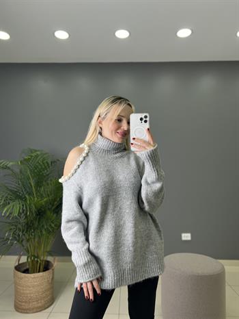 Omuz Dekolteli İnci Detaylı Salaş Triko Kazak 