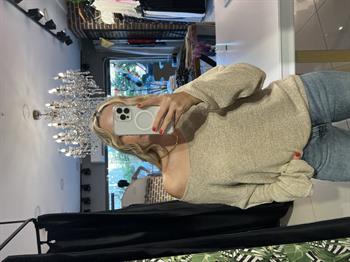 Oval Yaka Yumuşak Dokulu Bej Triko Kazak