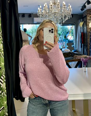 Oval Yaka Yumuşak Dokulu Pembe Triko Kazak