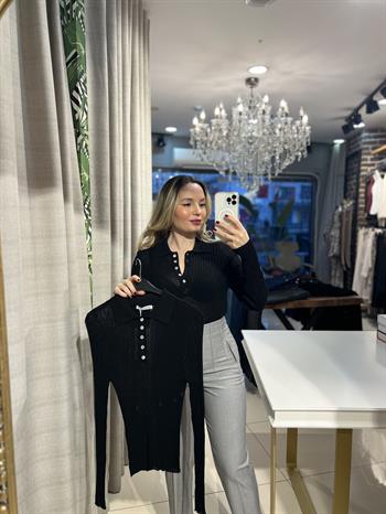 Polo Yaka Düğmeli Siyah İnce Triko Kazak