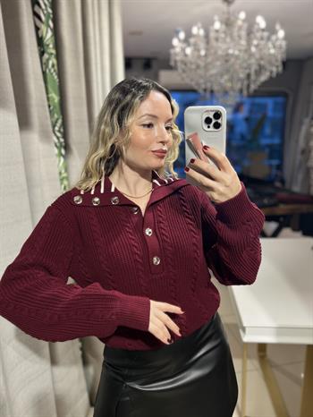 Saç Örgülü Düğmeli Bordo Triko Kazak