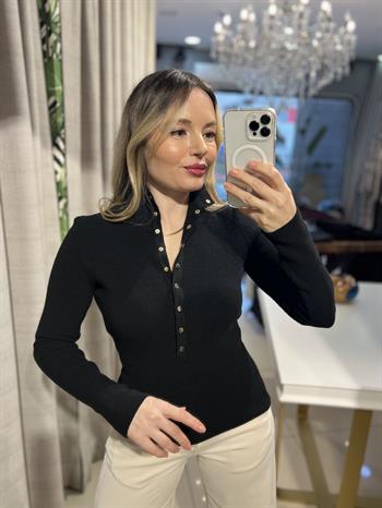 Siyah Çıtçıtlı Dik Yaka Triko Kazak