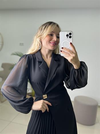 Siyah Gold Düğmeli Kruvaze Yaka Eteği Piliseli Tasarım Şifon Elbise 