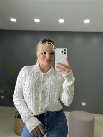 Taş Aksesuarlı Beyaz Triko Crop Hırka