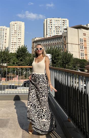 Üst Kısım Ajur Triko Detaylı Elbise