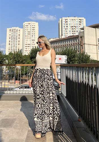 Üst Kısım Ajur Triko Detaylı Elbise