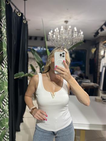 V Demir Detaylı Beyaz Atlet