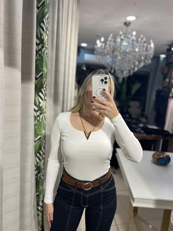 V Demir Detaylı Ekru Bluz