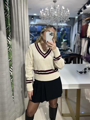 V Yaka Bordo Çizgili Ekru  Triko Kazak