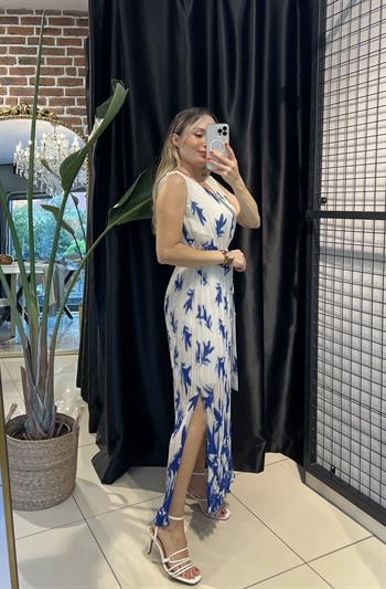 V Yaka Piliseli Şifon Mavi Desenli Maxi Elbise