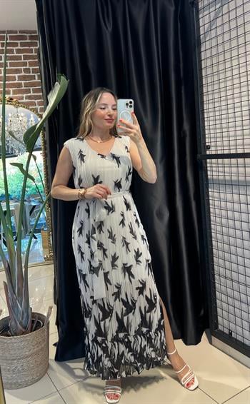 V Yaka Piliseli Şifon Siyah Desenli Maxi Elbise