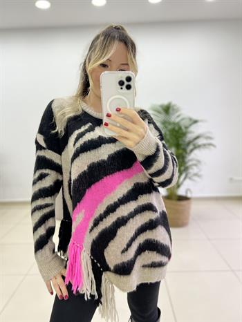 Yanı Püsküllü Triko Kazak