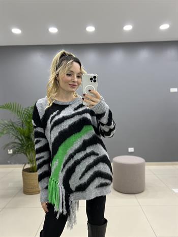 Yanı Püsküllü Triko Kazak