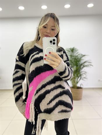 Yanı Püsküllü Triko Kazak