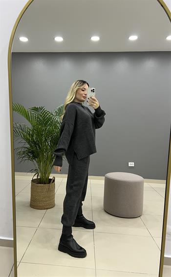 Yarım Balıkçı Yaka Antrasit Triko Takım