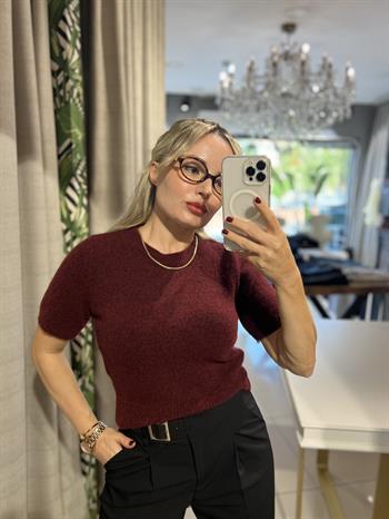 Yumuşak Dokulu Bordo Kısa Kol Triko Kazak