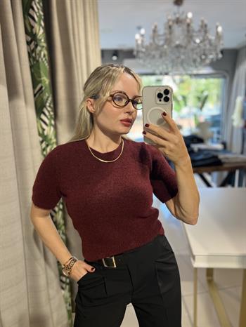 Yumuşak Dokulu Bordo Kısa Kol Triko Kazak