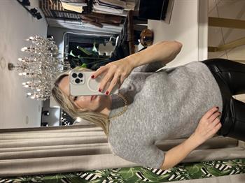 Yumuşak Dokulu Dik Yaka Gri Triko Kazak