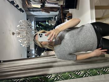 Yumuşak Dokulu Dik Yaka Gri Triko Kazak