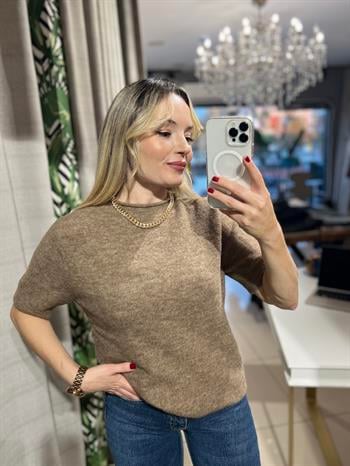 Yumuşak Dokulu Dik Yaka Vizon Triko Kazak