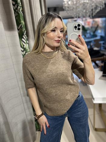 Yumuşak Dokulu Dik Yaka Vizon Triko Kazak