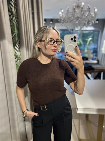 Yumuşak Dokulu Kahve Kısa Kol Triko Kazak