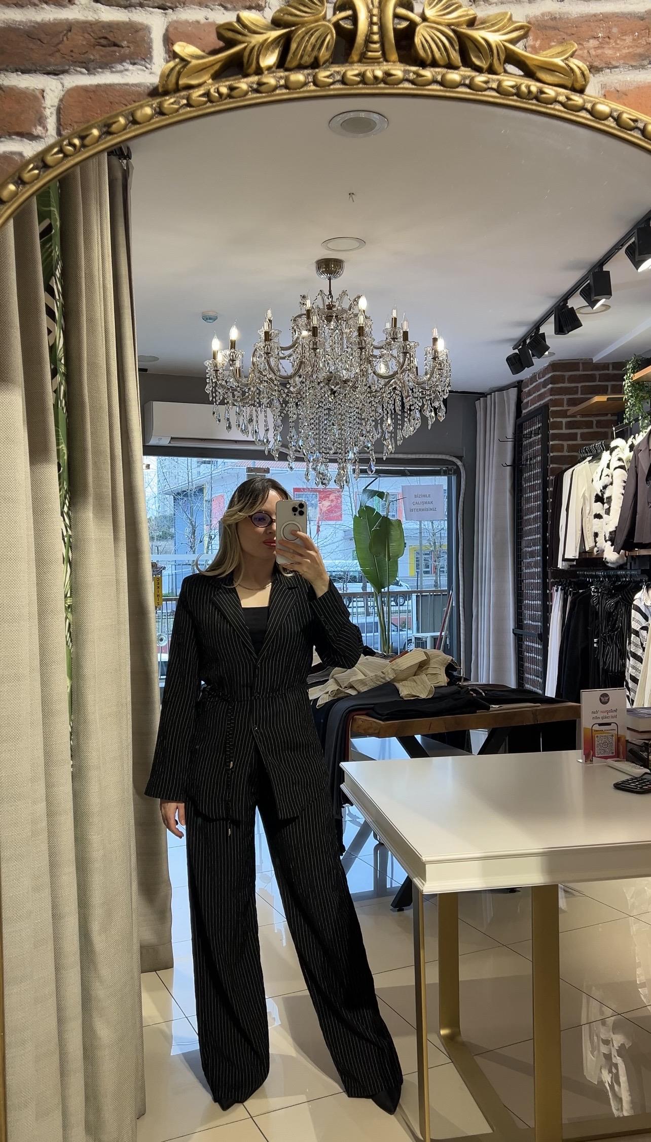 Çizgili Siyah Takım