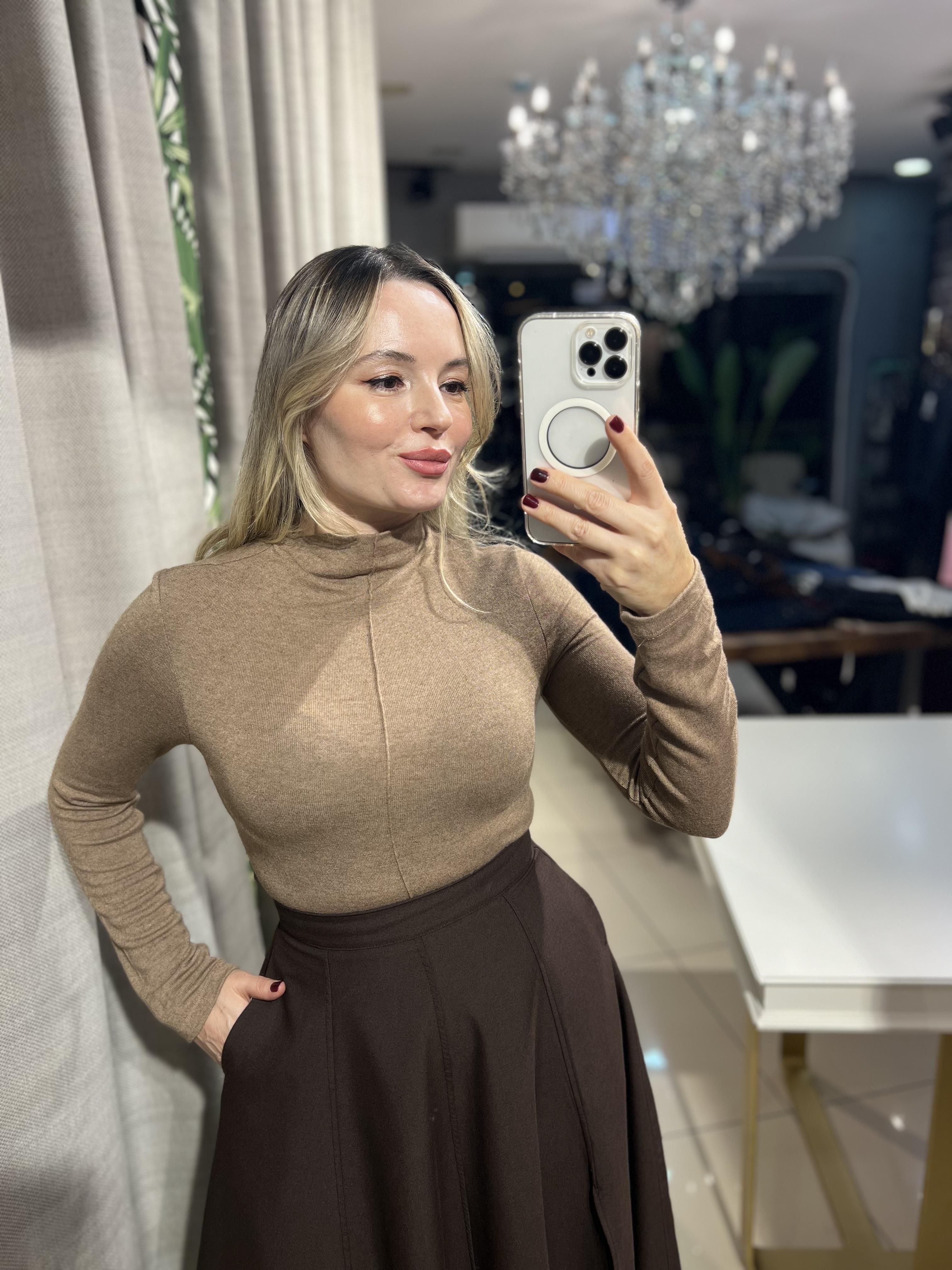 Dik Yaka Uzun Kollu Top