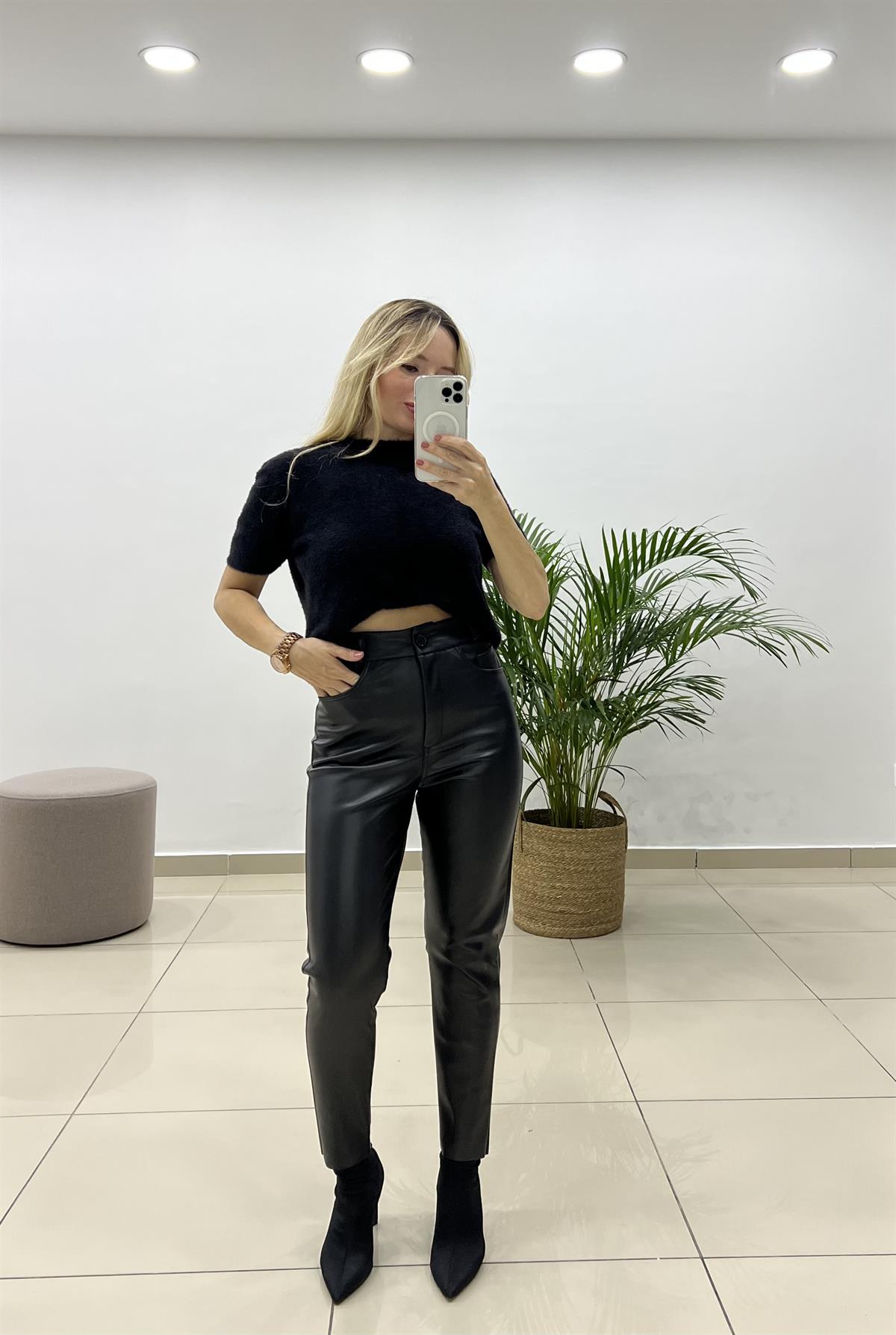Siyah Havuç Model Deri Pantolon