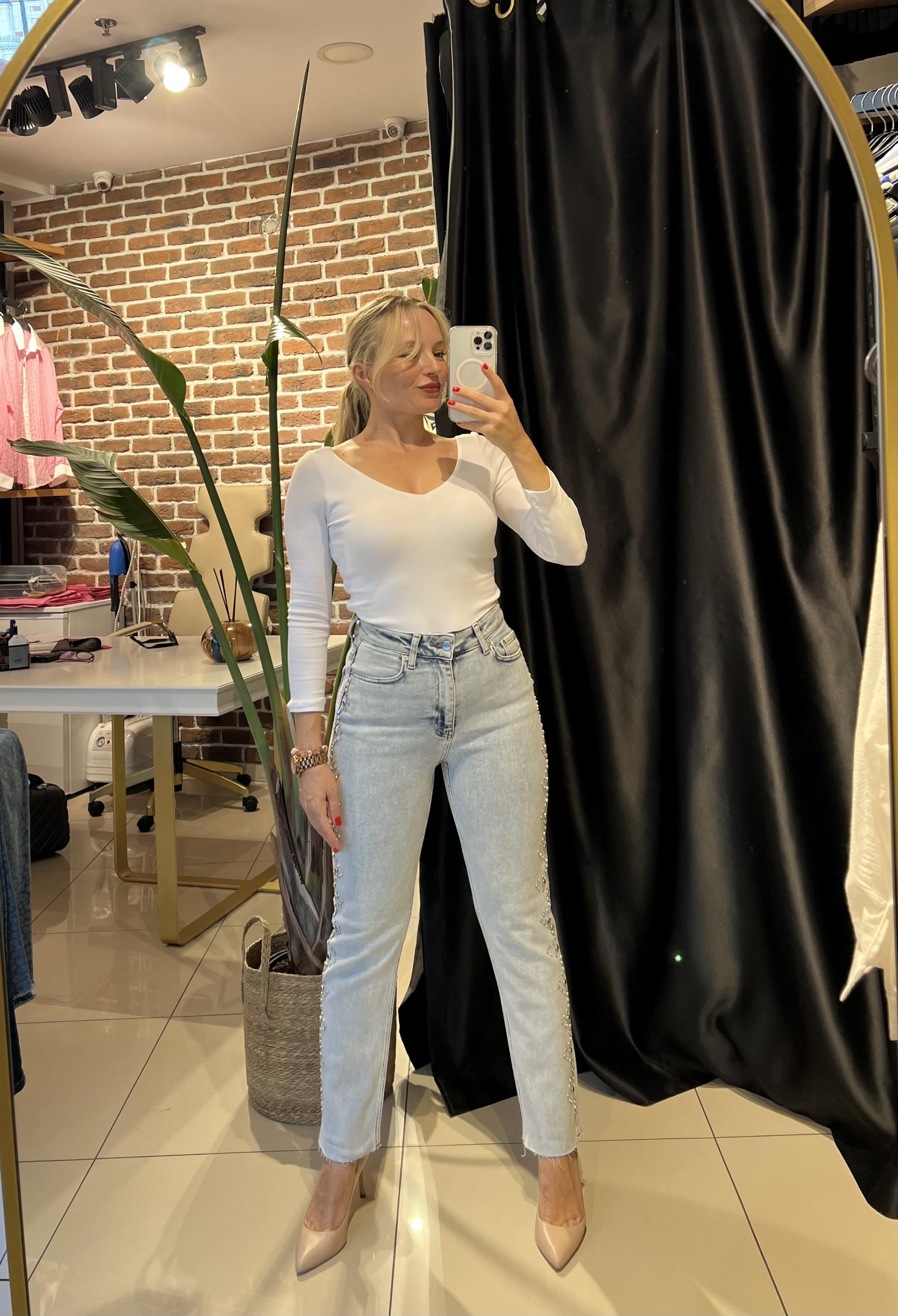 Taş İşleme Detaylı Buz Mavi Jean Pantolon