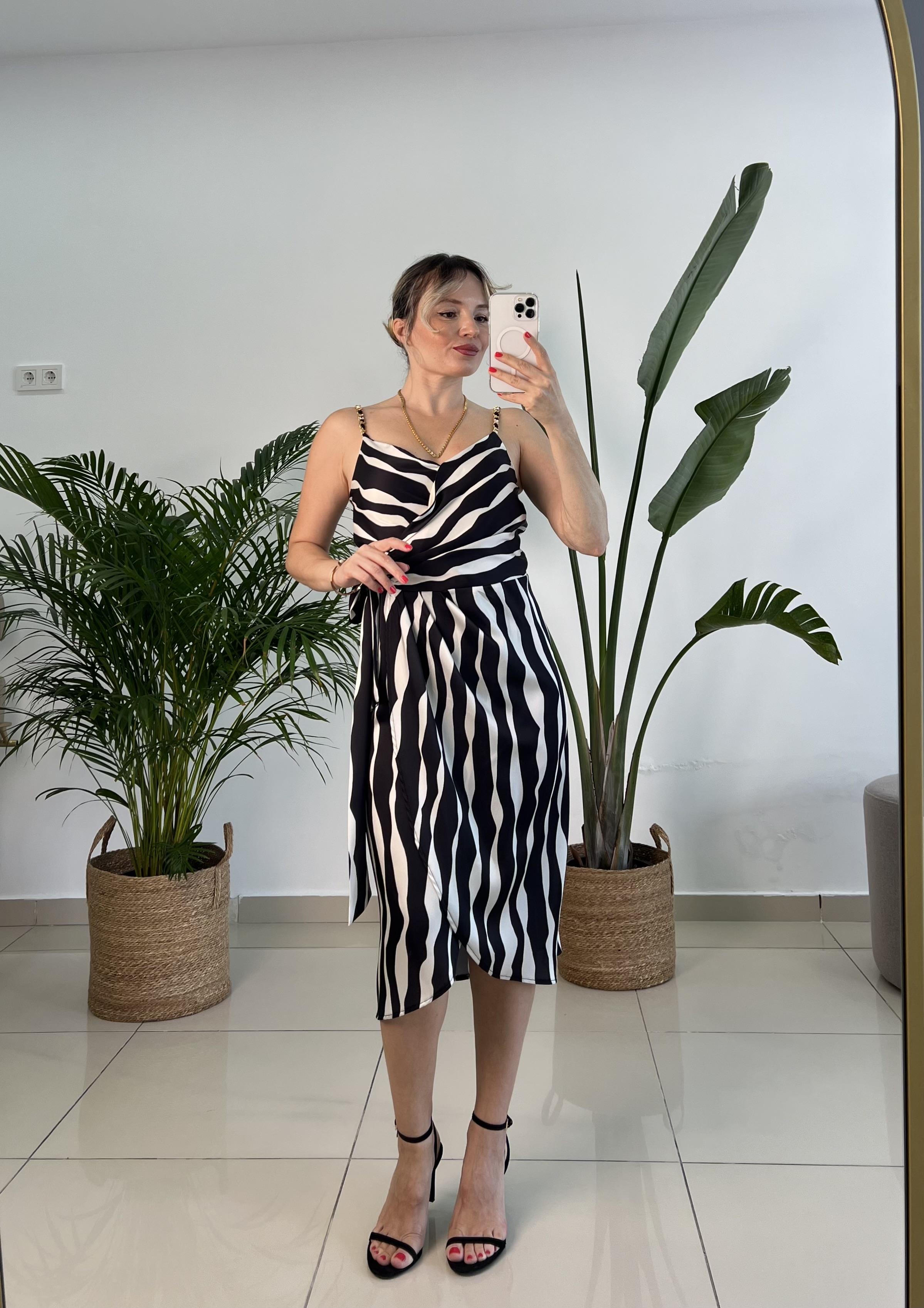 Yandan Bağlama Detaylı Zebra Desen Saten Elbise