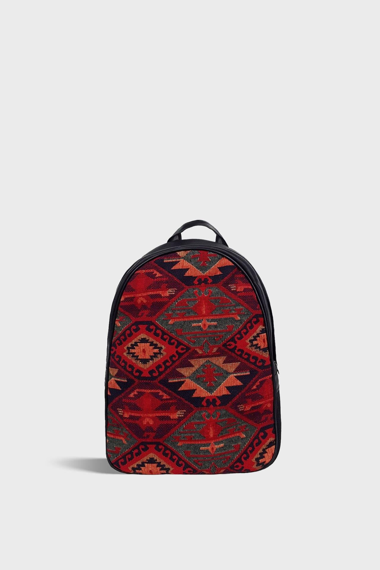 Ayşe Siyah Fermuarlı Kilim Sırt Çantası