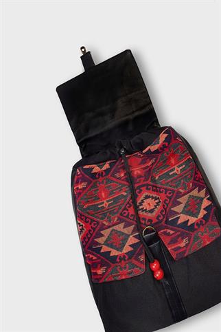 Cepli Siyah Kilim Sırt Çantası