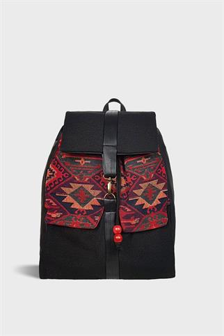 Cepli Siyah Kilim Sırt Çantası