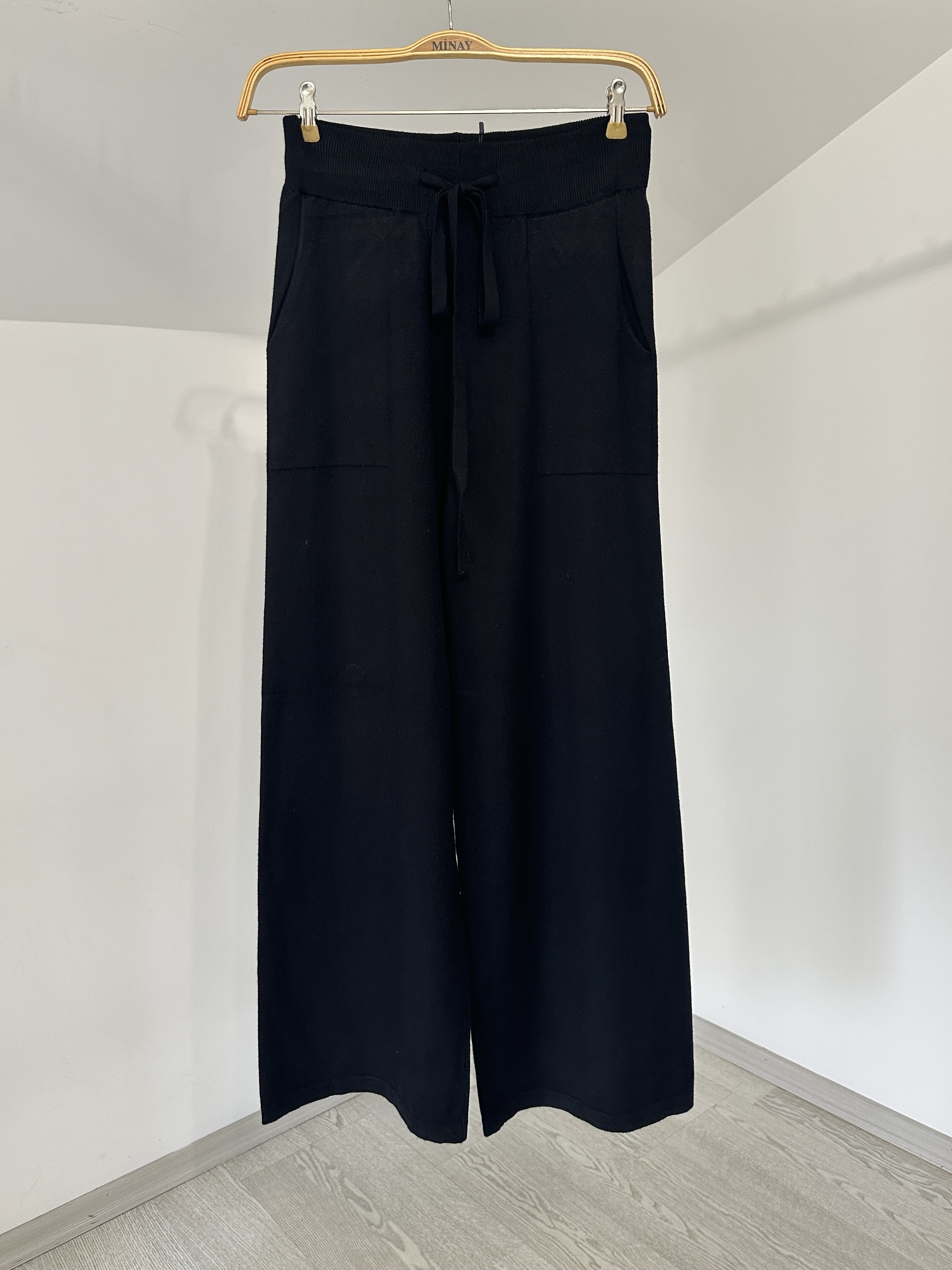 103011 Beli Bağcıklı Pantolon-Siyah