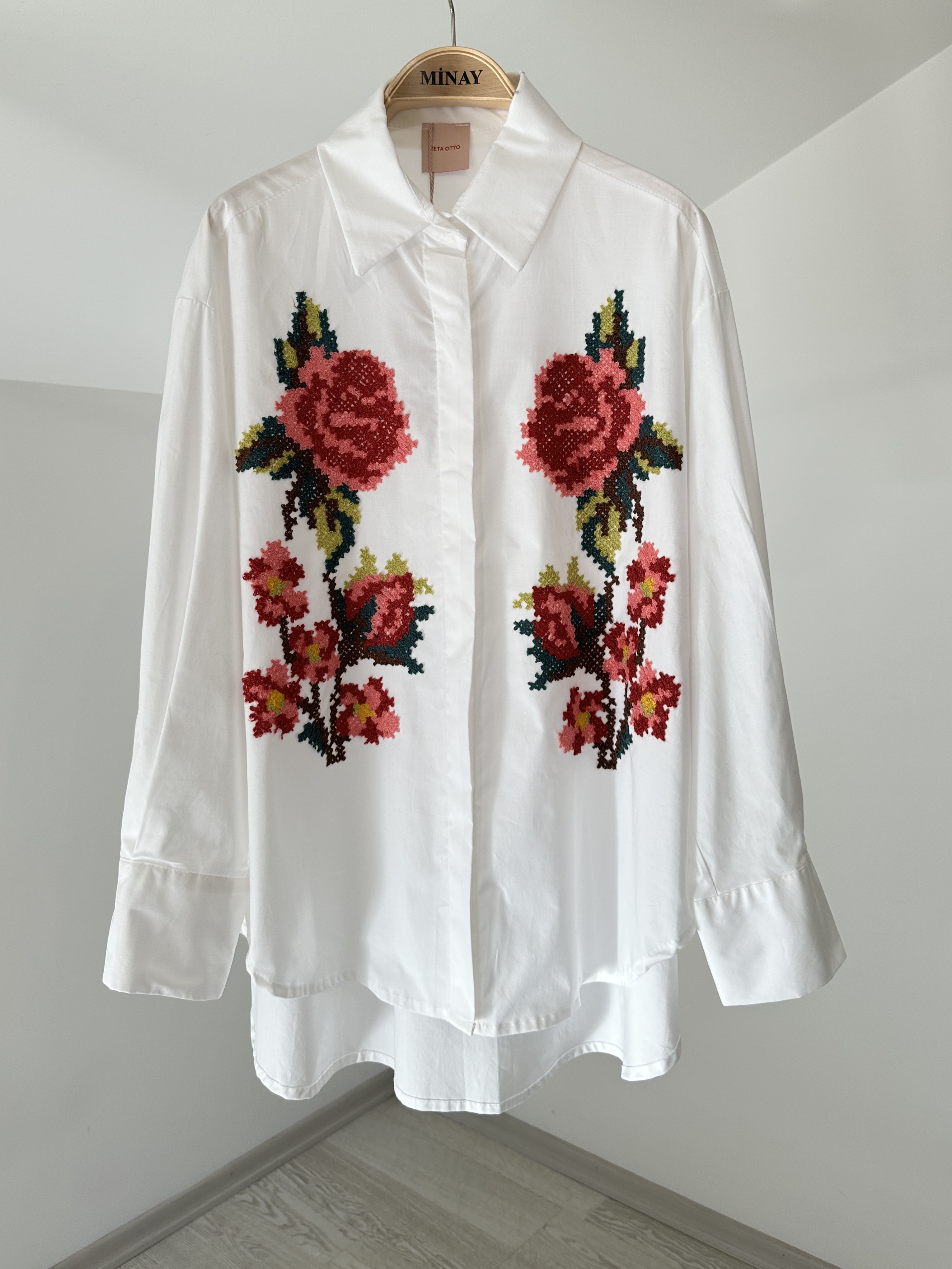 33161 Kanaviçe Gül İşlemeli Tunik-Beyaz